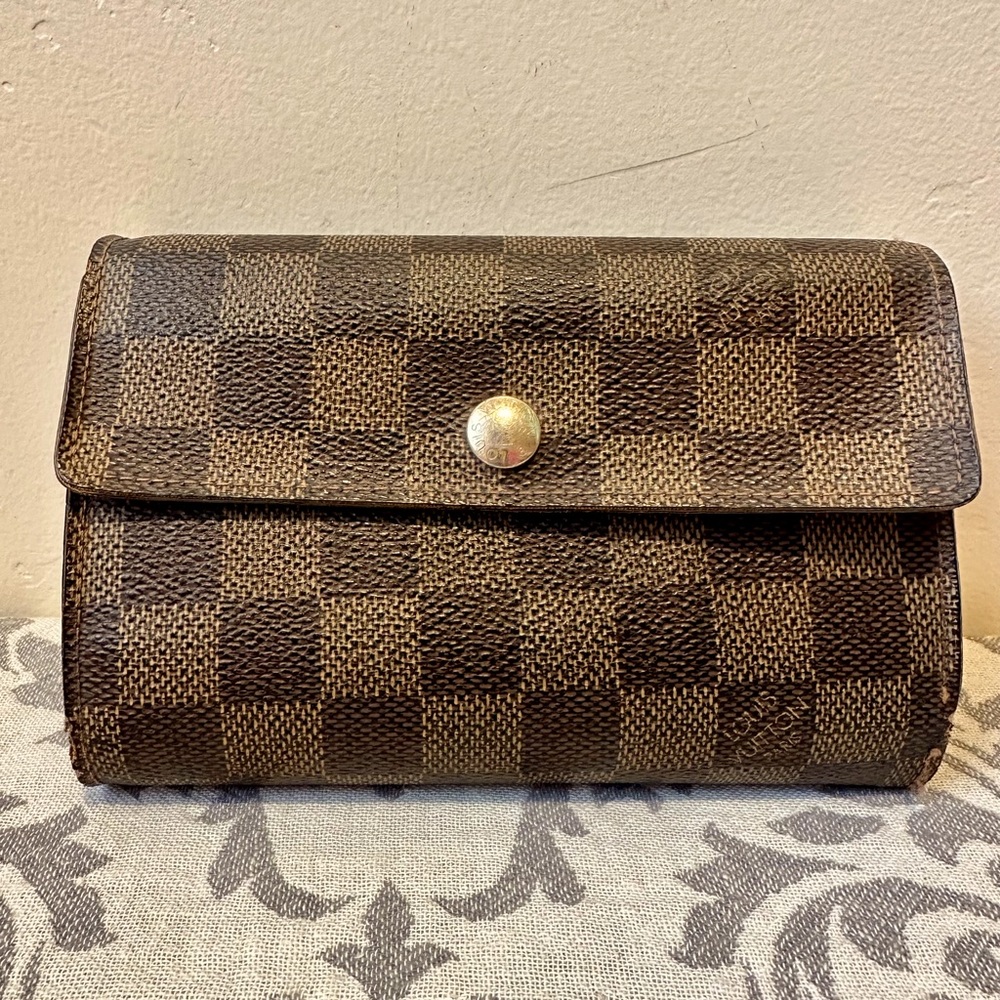 Louis Vuitton AUTHENTIC Damier Ebene Trifold Wallet